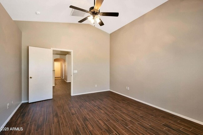 Building Photo - 1228 E Elm Rd