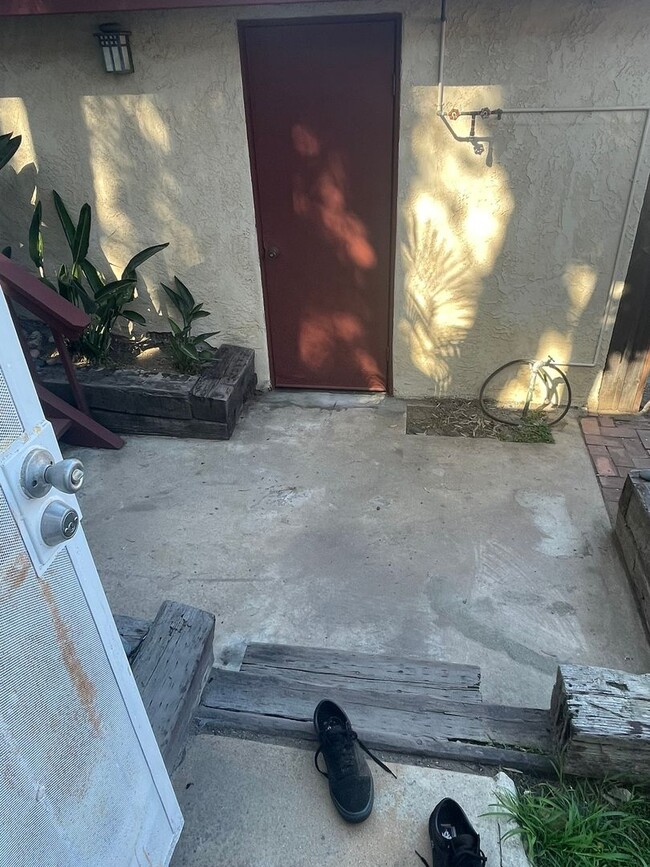 Building Photo - Cozy Studio/Small One-Bedroom Encinitas, CA