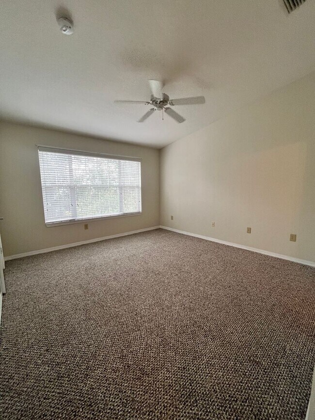 Building Photo - Exceptional Home Clean