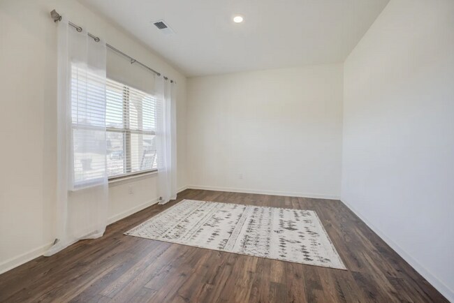 Building Photo - Desirable Fairway Village 4 bedroom 2.5 bath home in Oakland