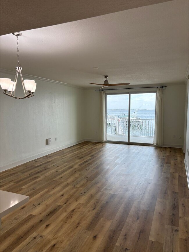 Building Photo - Beautiful view of Intercoastal Waterway!