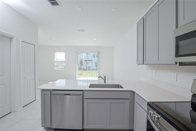 Building Photo - 2642 Runners Cir