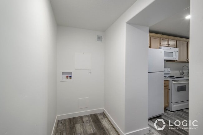 Building Photo - 5075 Rustic Patch Rd