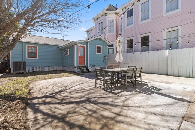 Building Photo - 1422 Market St