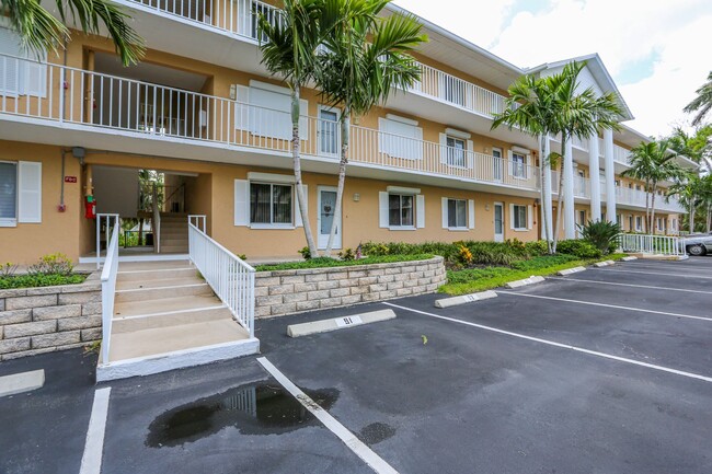 Building Photo - **ANNUAL OR SEASONAL RENTAL**