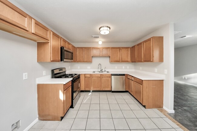 Building Photo - 6446 Mountain Pines Ln