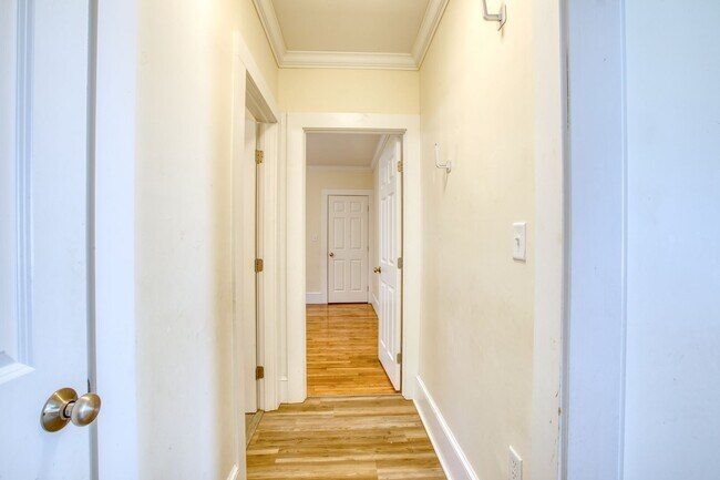 Building Photo - 2 Bedroom 1st FL Rental