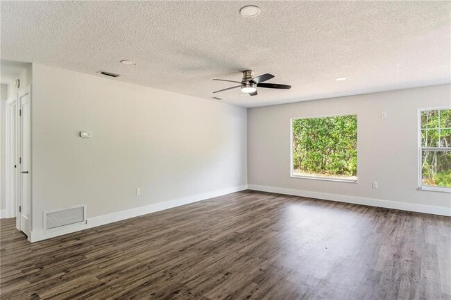 Building Photo - 616 Water Rd