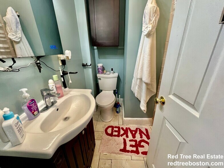 Unit 1 - 846 Huntington Ave