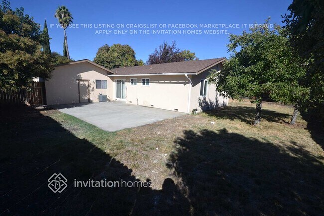Building Photo - 272 De Soto Dr