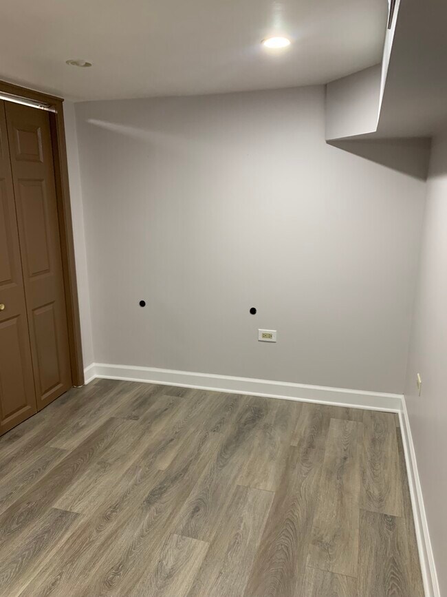 Building Photo - 3319 N Osage Ave