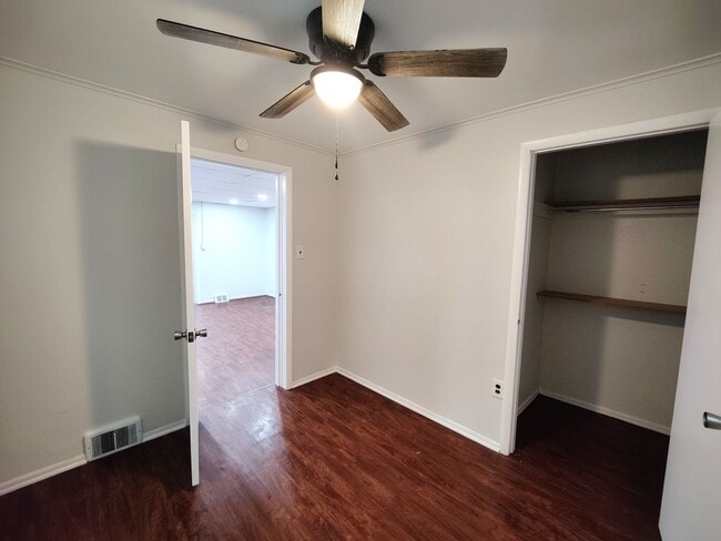 Building Photo - *Recently Updated 2BD/1.5BA Duplex Availab...