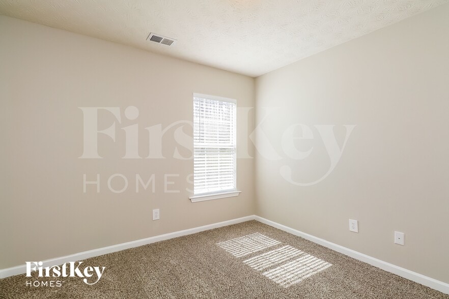 Building Photo - 80 Mountain Dr