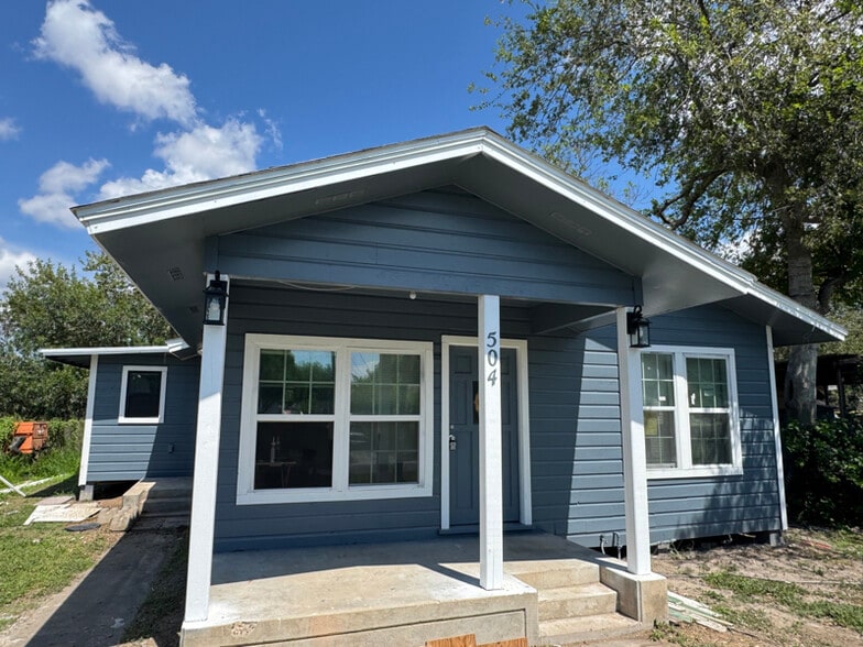 Building Photo - 504 2nd St