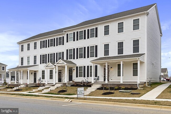 Building Photo - 957 Lorewood Grove Rd