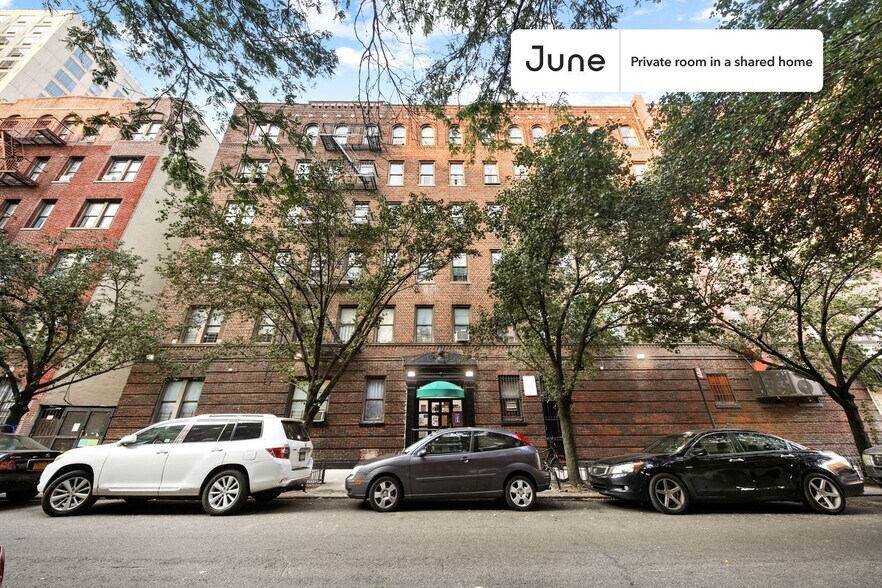 Building Photo - Room in Shared 4 bed/2 bath home