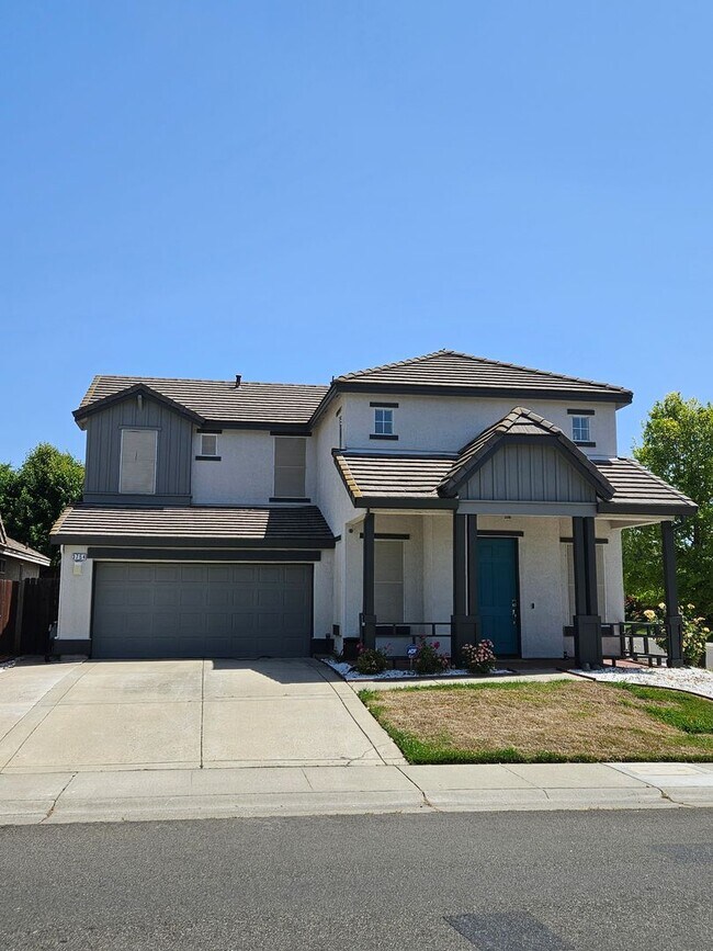 Beautiful 4/3 in Natomas w/ heated pool! - Beautiful 4/3  in Natomas w/ heated pool!
