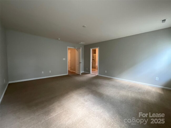 Building Photo - 9143 Magnolia Lily Ave