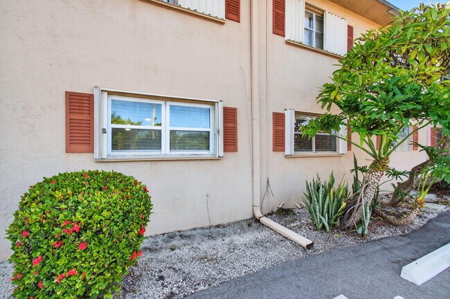 Building Photo - 500 SW 2nd Ave