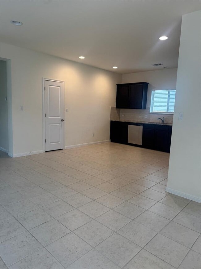 Building Photo - 209 Driftwood Ln