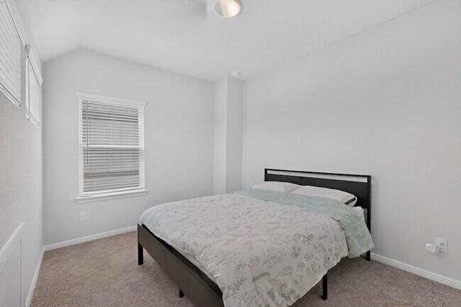 Building Photo - 6317 Marsh Ln