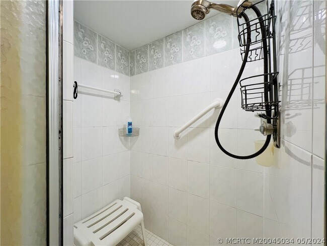Building Photo - 7430 S Ocean Dr