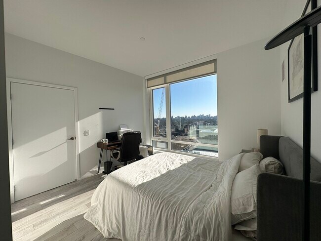 Building Photo - 125 Guest St