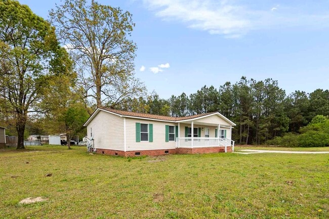 Building Photo - 3 Bed 2 Bath Home Close to Fort Bragg