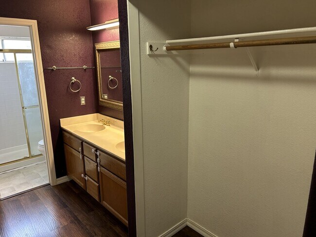 Building Photo - Beautiful East Petaluma 3 Bedroom, 2.5 Bath Home