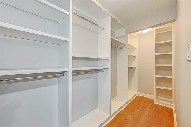 Building Photo - 5611 Nina Lee Ln