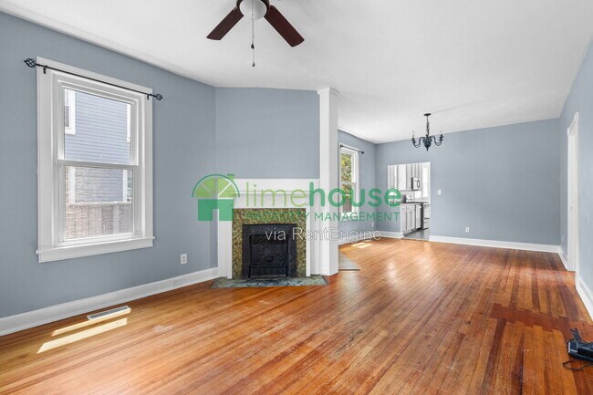 Building Photo - 106 Parkview Ave