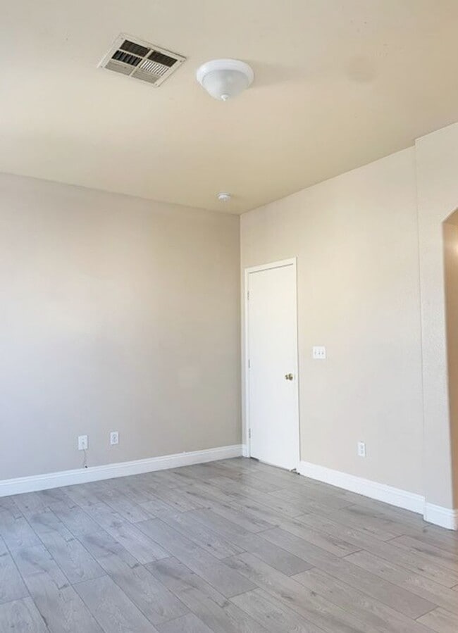 Building Photo - Single story 3 bed 2 baths property inside the gated Cactus Springs community! Home has all LVP a...