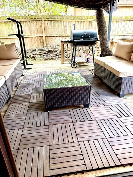patio area with BBQ grill - 9163 Timber Rnch