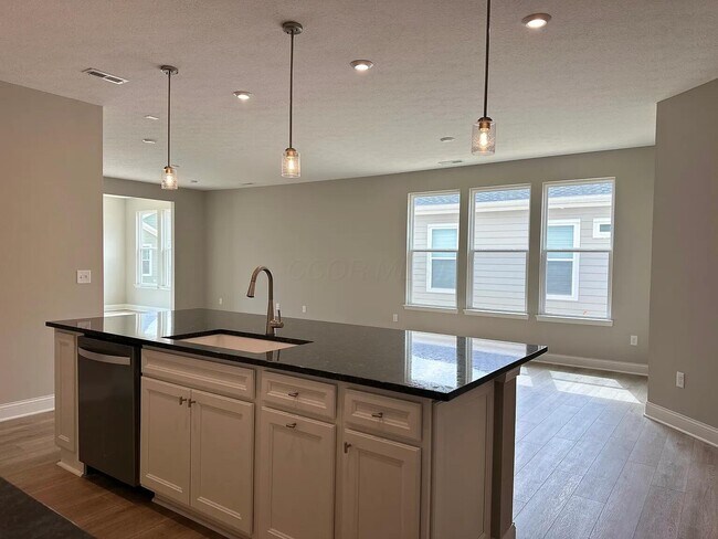 Building Photo - 1254 Fairstone Dr