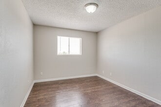 Building Photo - Best Value 2BR in Moore - Up to $1000 Move in Special!