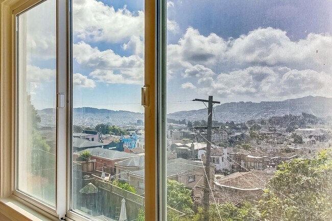 Building Photo - Introducing the Perfect Blend of Elegance and Comfort in San Francisco's Westwood Highlands!