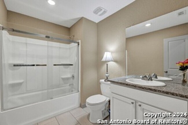 Building Photo - Charming 2BR House in Seguin
