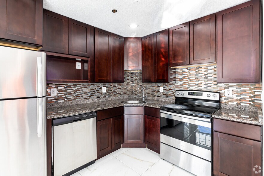 The Wilcox Apartments 305309 S Main St Middletown CT 06457