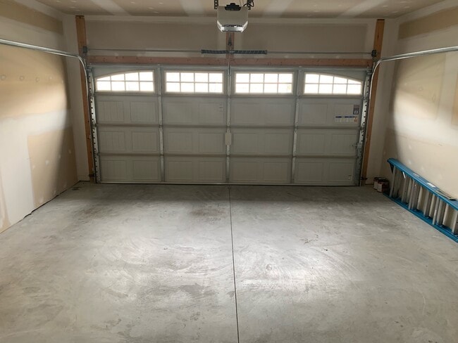 Building Photo - 2751 Post Dr