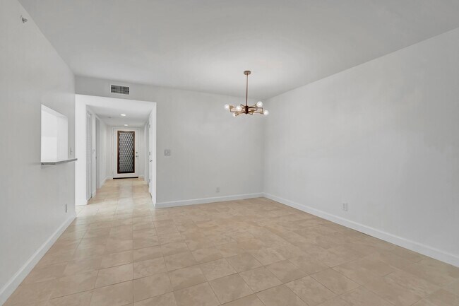 Building Photo - 15364 Lakes of Delray Blvd