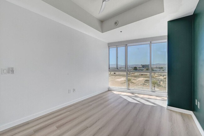Building Photo - Panorama Towers Unit 602