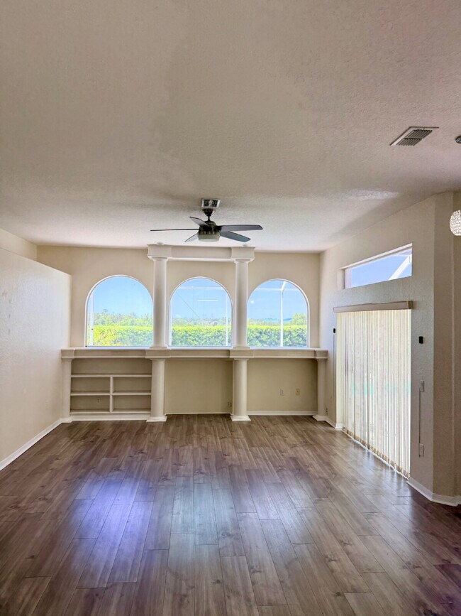 Building Photo - Beautifully maintained POOL home for Rent.