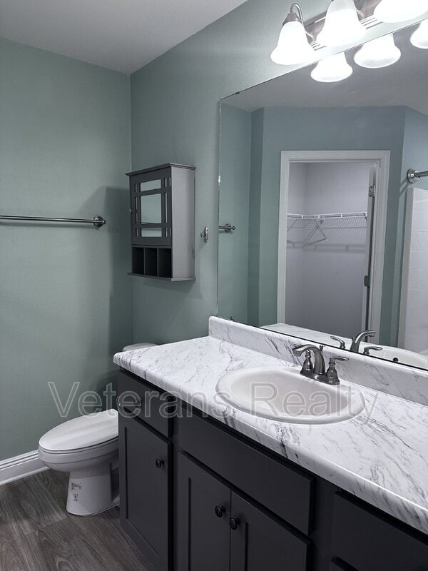 Building Photo - 14073 Fox Hill Dr