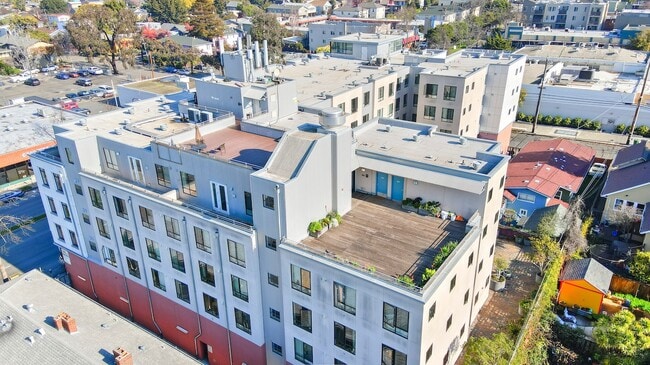 Building Photo - Acton Courtyard