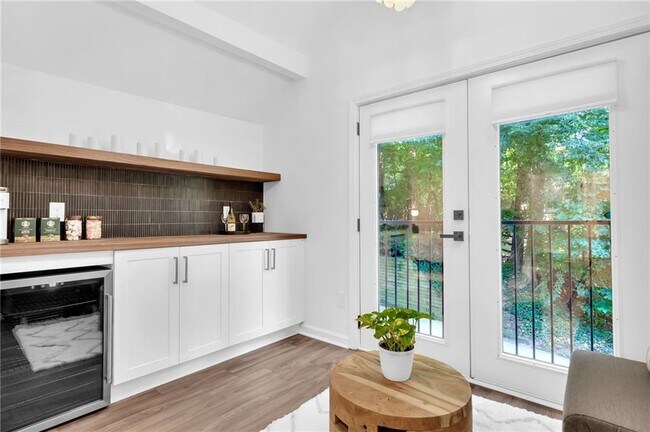 Building Photo - 3882 The Ascent NE