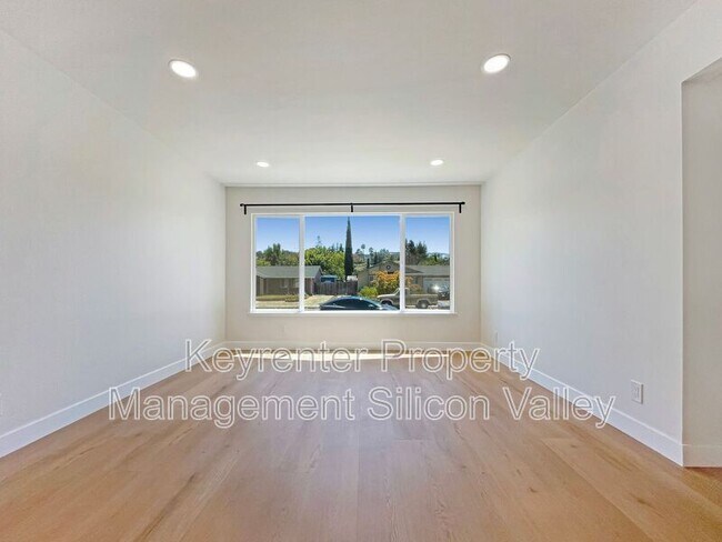 Building Photo - 5835 Halleck Dr