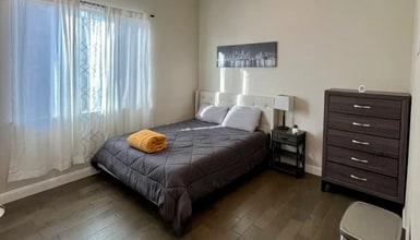 Building Photo - 54 Villa St