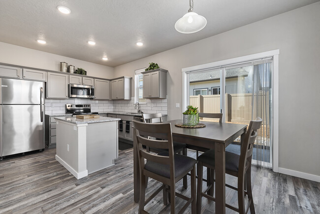 Kitchen - 6059 S Boddington Ln