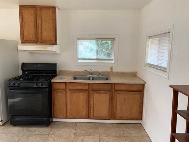 Kitchen - 17364 N Bruella Rd