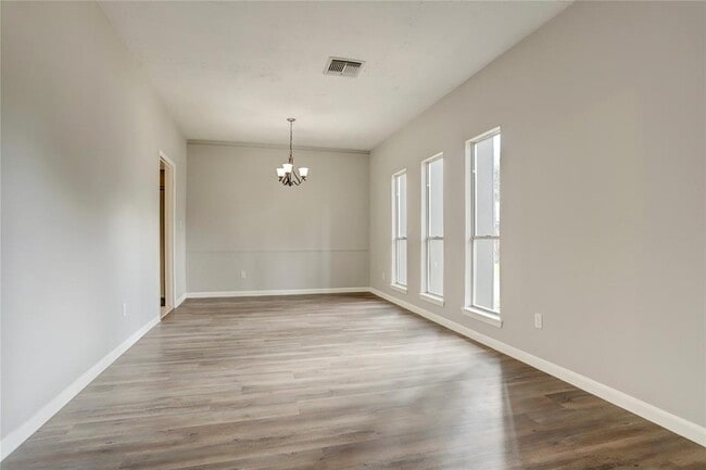 Building Photo - 25703 Pepper Ridge Ln